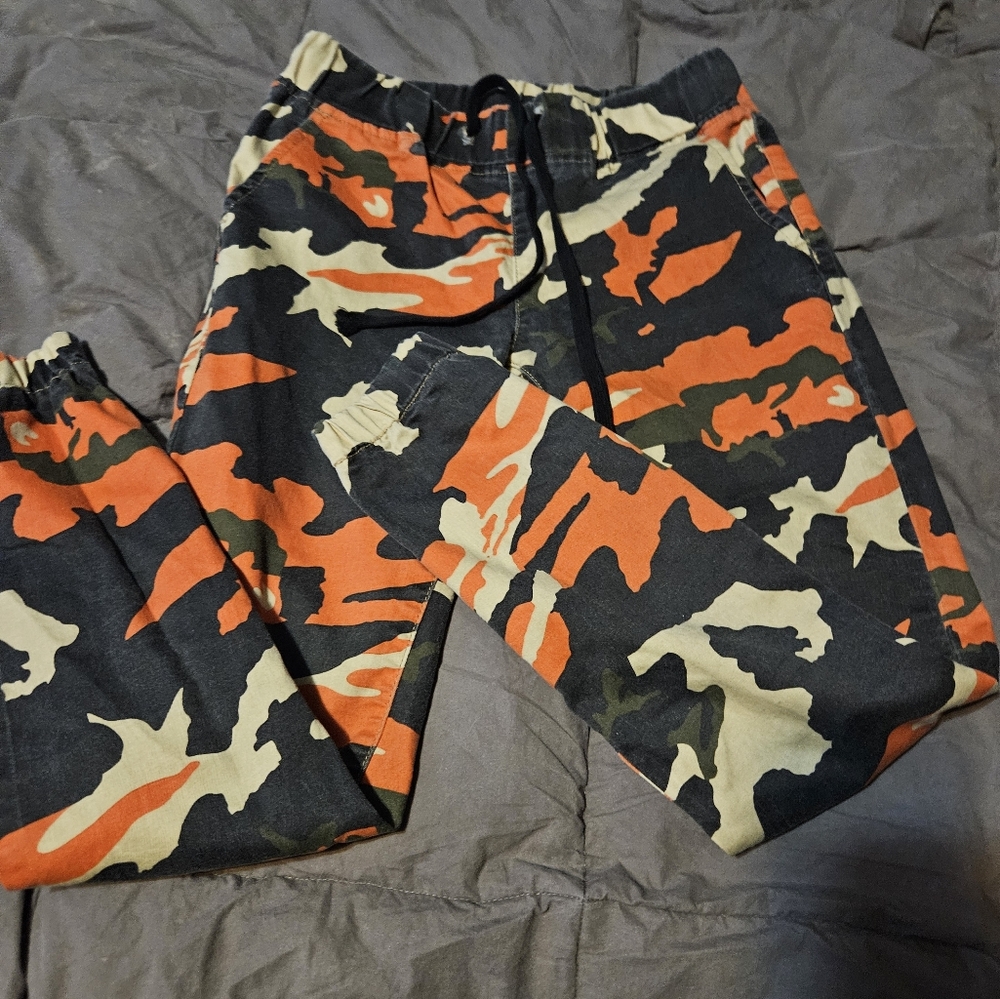 V.I.P. orange camo joggers size 7/8